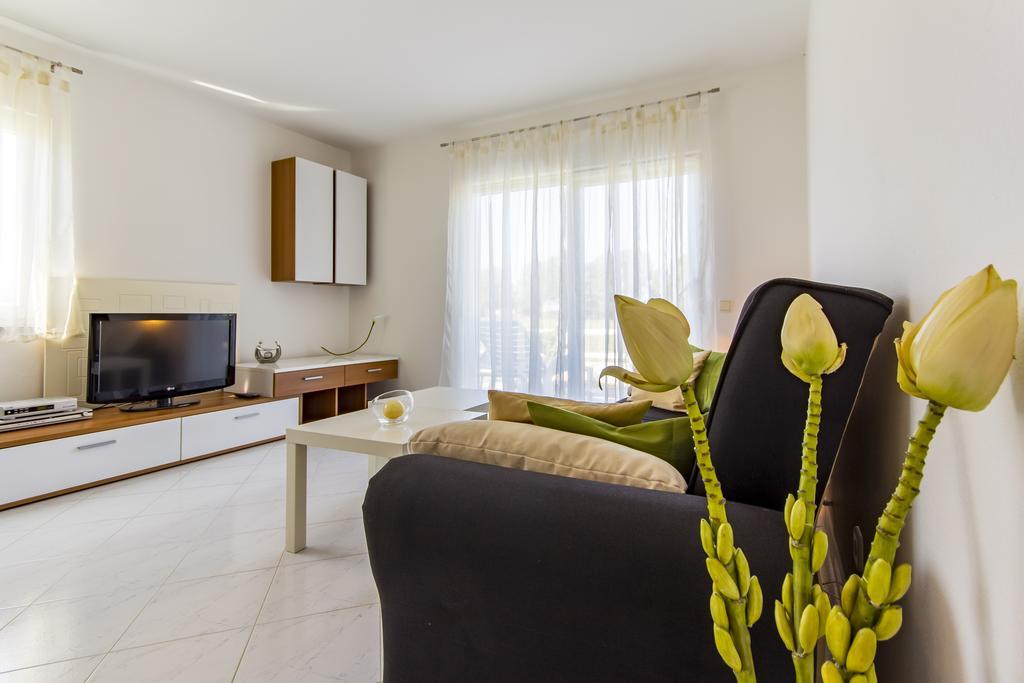 Apartments Alba Fazana Exterior photo
