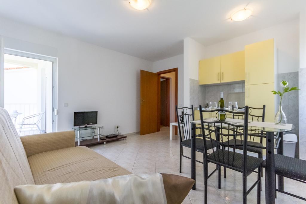 Apartments Alba Fazana Exterior photo